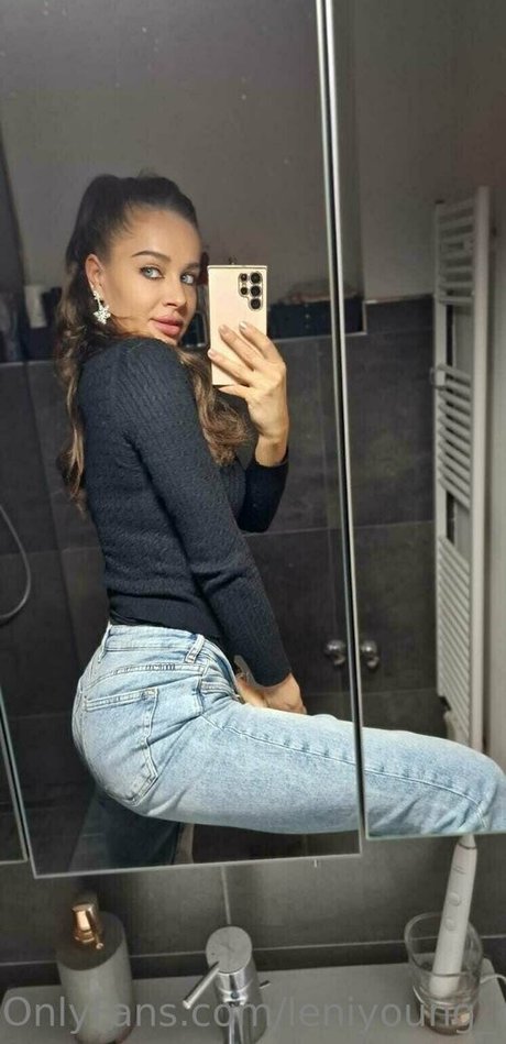 Nacktes geleaktes OnlyFans-Foto von Leniyoungofficial