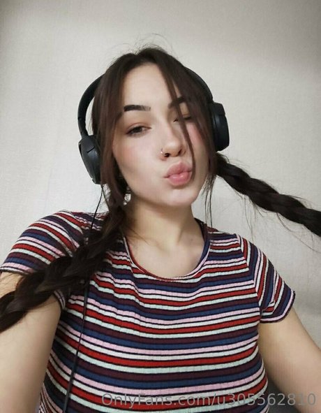 Nacktes geleaktes OnlyFans-Foto von Babyuntouchable