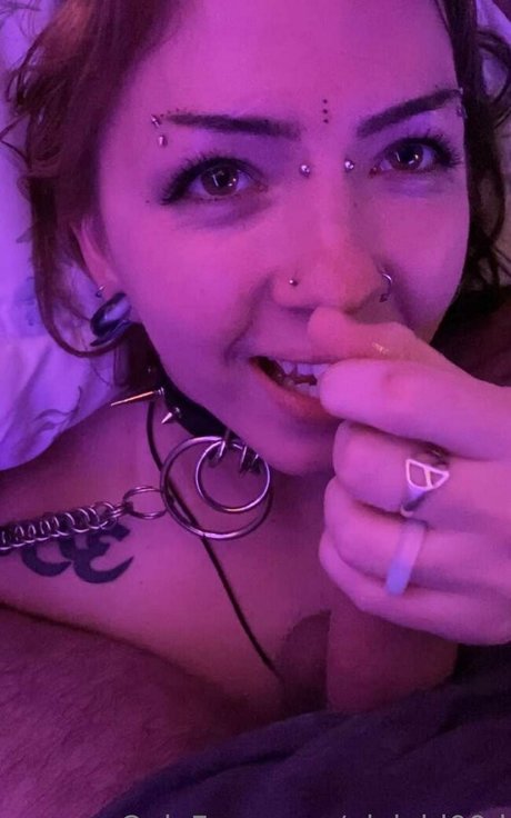 Nacktes geleaktes OnlyFans-Foto von Pixiebl00d