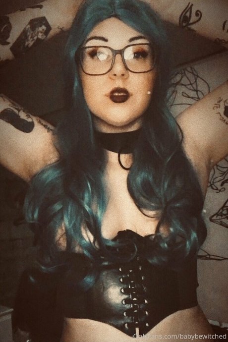 Nacktes geleaktes OnlyFans-Foto von Babybewitched