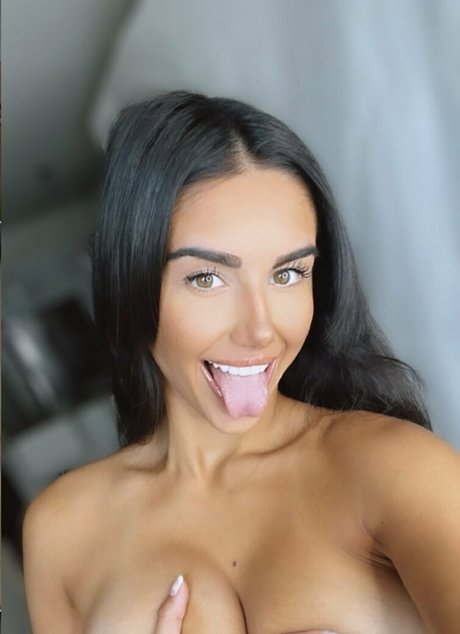 Nacktes geleaktes OnlyFans-Foto von Miafall