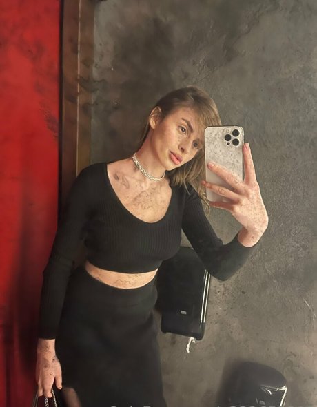 Nacktes geleaktes OnlyFans-Foto von Rinaboom