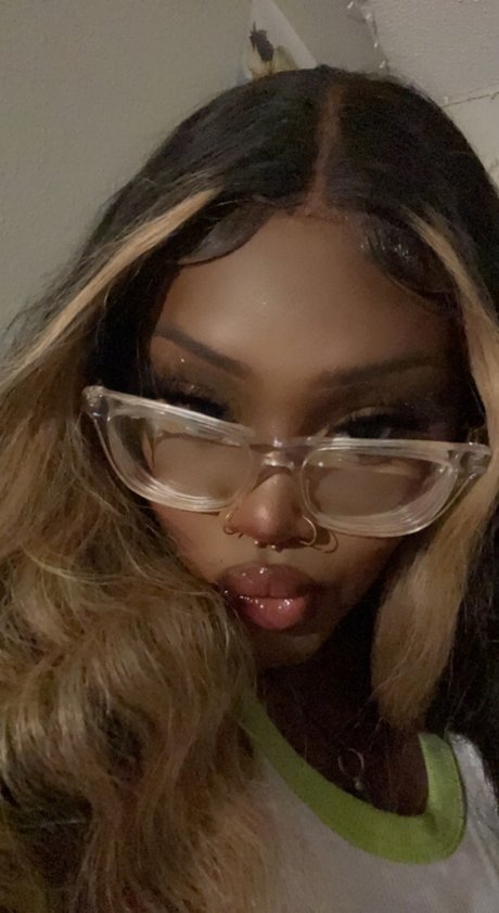 Nacktes geleaktes OnlyFans-Foto von Bambi