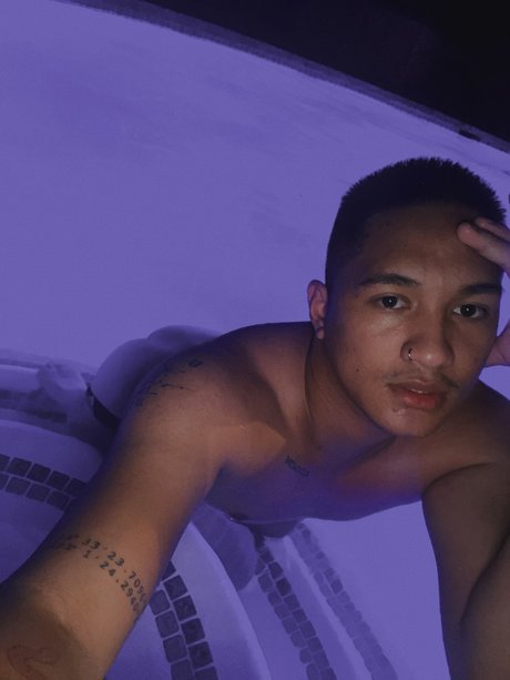 Nacktes geleaktes OnlyFans-Foto von Lanze