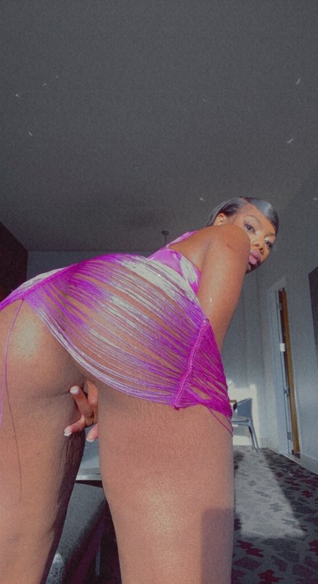 Nacktes geleaktes OnlyFans-Foto von Amour 
