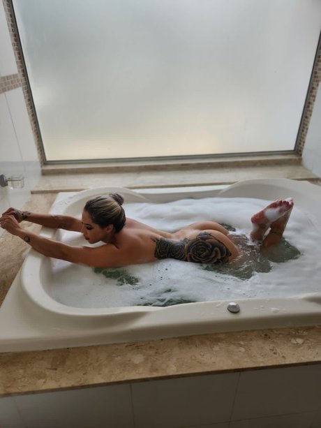 Nacktes geleaktes OnlyFans-Foto von Amanda Aparecida