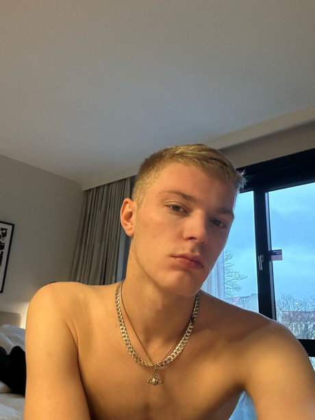 Nacktes geleaktes OnlyFans-Foto von Oopitsdyl