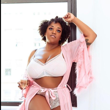 Nacktes geleaktes OnlyFans-Foto von Nora Ray