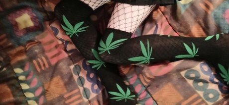 Nacktes geleaktes OnlyFans-Foto von Stoner Girl