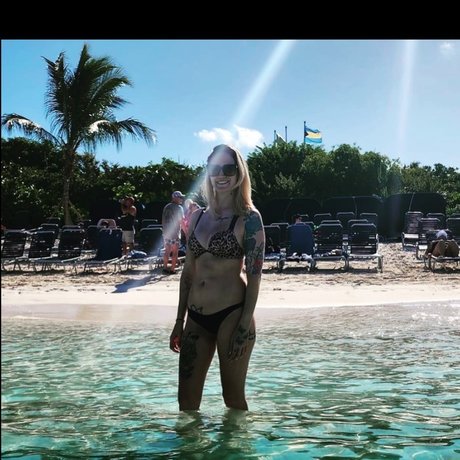 Nacktes geleaktes OnlyFans-Foto von Noelle Ates