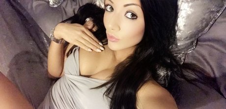 Alluring Alysha