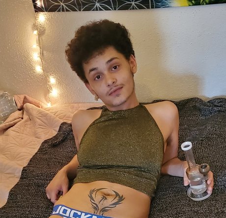Nacktes geleaktes OnlyFans-Foto von Kwame Violet