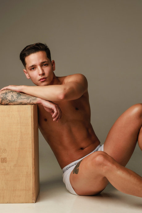 Adriano Rj