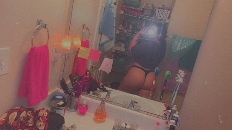 Nacktes geleaktes OnlyFans-Foto von Tristen