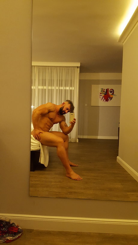 Nacktes geleaktes OnlyFans-Foto von Andrei4fit