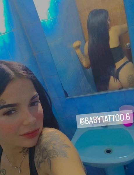 Nacktes geleaktes OnlyFans-Foto von Babytattoo