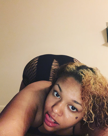 Nacktes geleaktes OnlyFans-Foto von Babybubblez