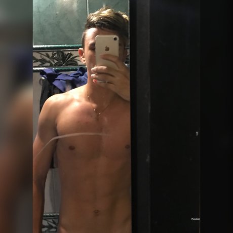Nacktes geleaktes OnlyFans-Foto von Adrin Ortiz Jr