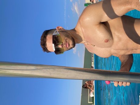 Nacktes geleaktes OnlyFans-Foto von Adonis Siritt
