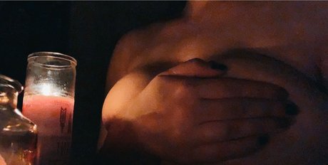 Nacktes geleaktes OnlyFans-Foto von Ari