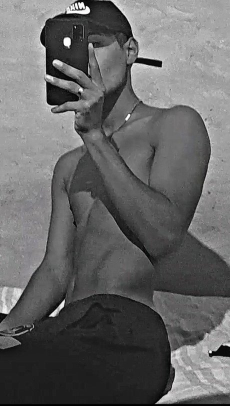 Nacktes geleaktes OnlyFans-Foto von Samuel
