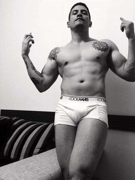 Nacktes geleaktes OnlyFans-Foto von Alejandro Perozo