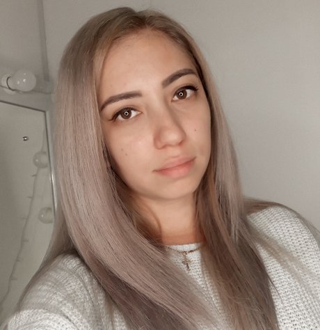Nacktes geleaktes OnlyFans-Foto von Adelina Bianca