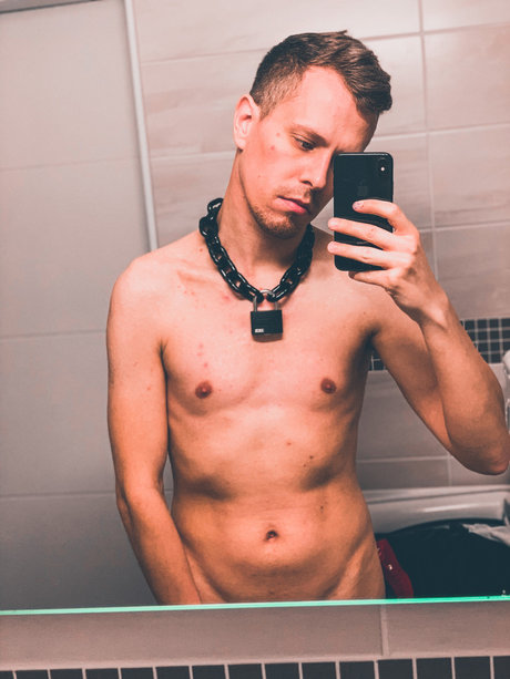 Nacktes geleaktes OnlyFans-Foto von Skylar The Cute Puppy
