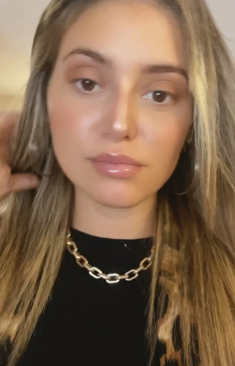 Nacktes geleaktes OnlyFans-Foto von Aida Blu