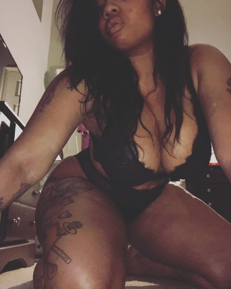 Nacktes geleaktes OnlyFans-Foto von Naomi Santos