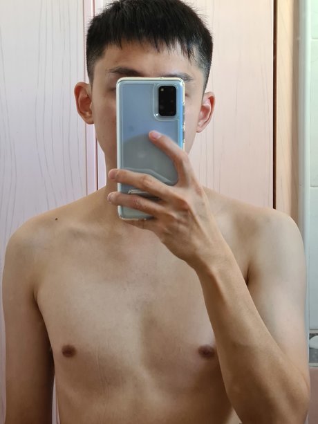 Nacktes geleaktes OnlyFans-Foto von Yang