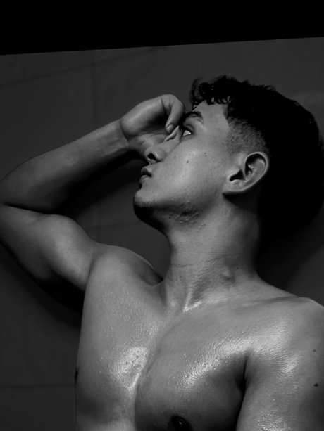 Nacktes geleaktes OnlyFans-Foto von Adonis Falcony