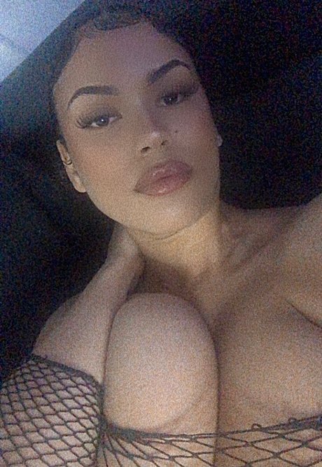 Nacktes geleaktes OnlyFans-Foto von Alexxxxisuk