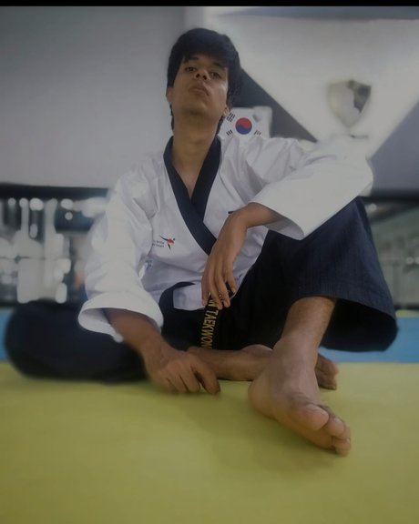 Nacktes geleaktes OnlyFans-Foto von Adrian Taekwondo