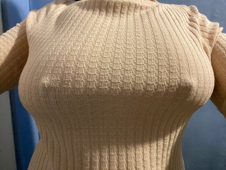 Nacktes geleaktes OnlyFans-Foto von Dame Dcolletage