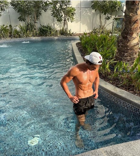 Nacktes geleaktes OnlyFans-Foto von Big Boy Adam 
