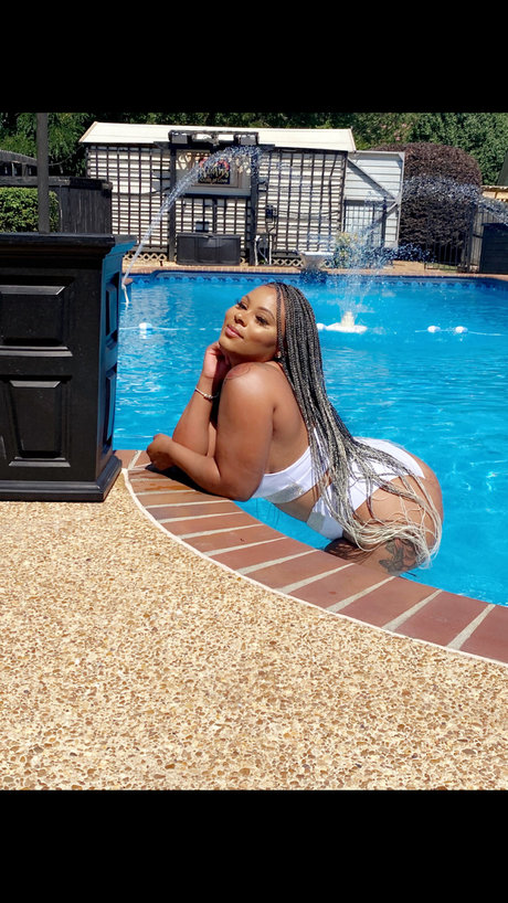 Nacktes geleaktes OnlyFans-Foto von Missmonroe