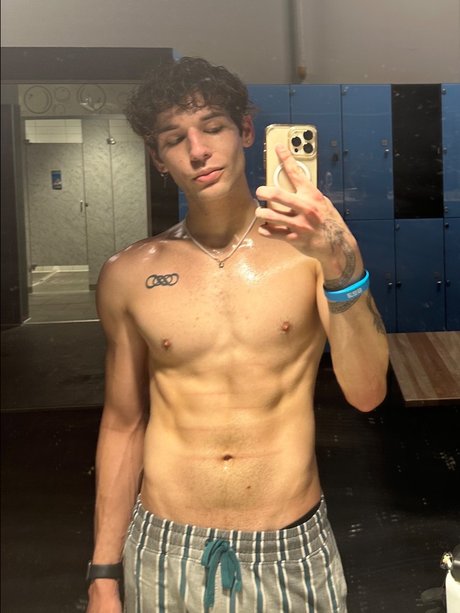Nacktes geleaktes OnlyFans-Foto von Adam Baraj