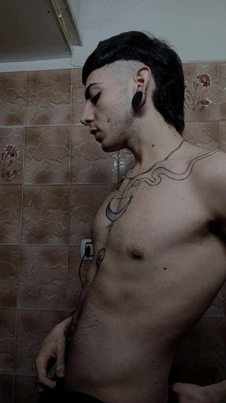 Nacktes geleaktes OnlyFans-Foto von Alienosupremo