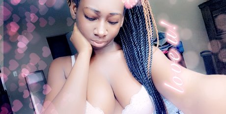Nacktes geleaktes OnlyFans-Foto von Abi Tabi