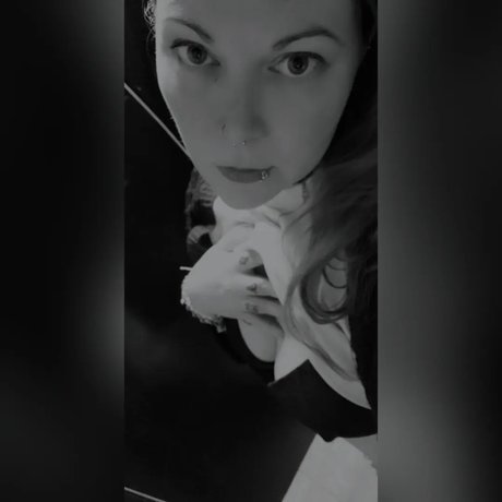 Nacktes geleaktes OnlyFans-Foto von Alice Umbra