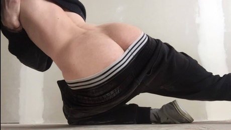 Nacktes geleaktes OnlyFans-Foto von Oli Morino