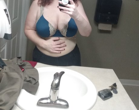 Nacktes geleaktes OnlyFans-Foto von Ashley Nicole