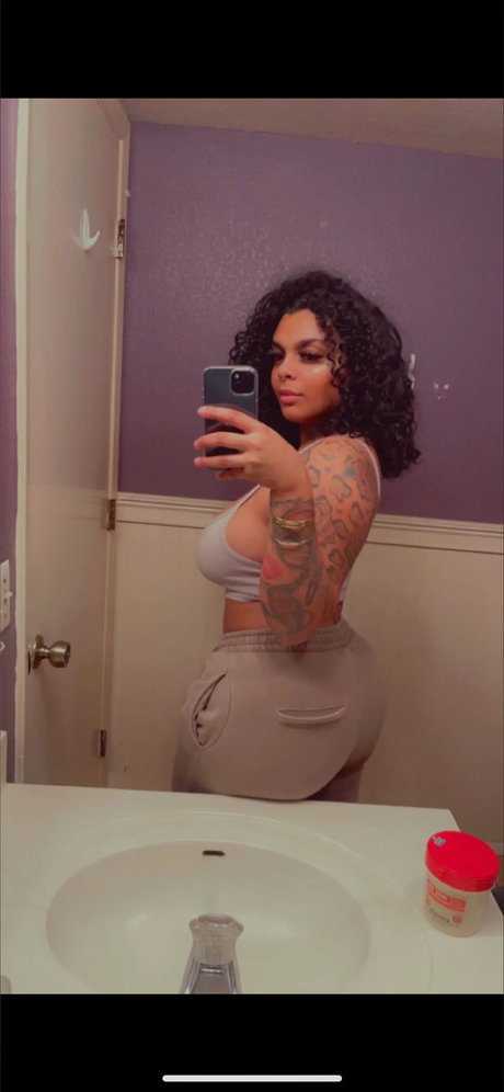Nacktes geleaktes OnlyFans-Foto von Paidtayyy