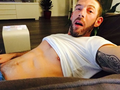 Nacktes geleaktes OnlyFans-Foto von Paddymcjae