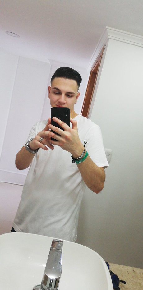 Nacktes geleaktes OnlyFans-Foto von Pablo Lopez