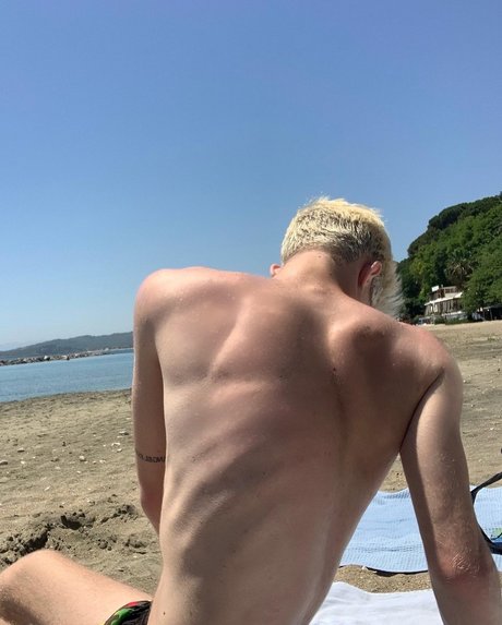Nacktes geleaktes OnlyFans-Foto von Urfavskinnyboy