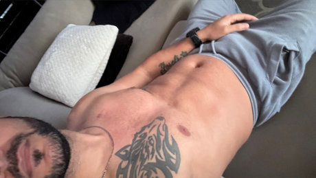 Nacktes geleaktes OnlyFans-Foto von Ozzi