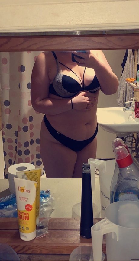Nacktes geleaktes OnlyFans-Foto von Sarah