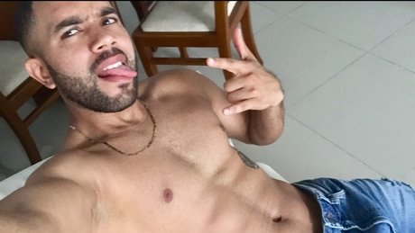 Nacktes geleaktes OnlyFans-Foto von Jorge Molotov